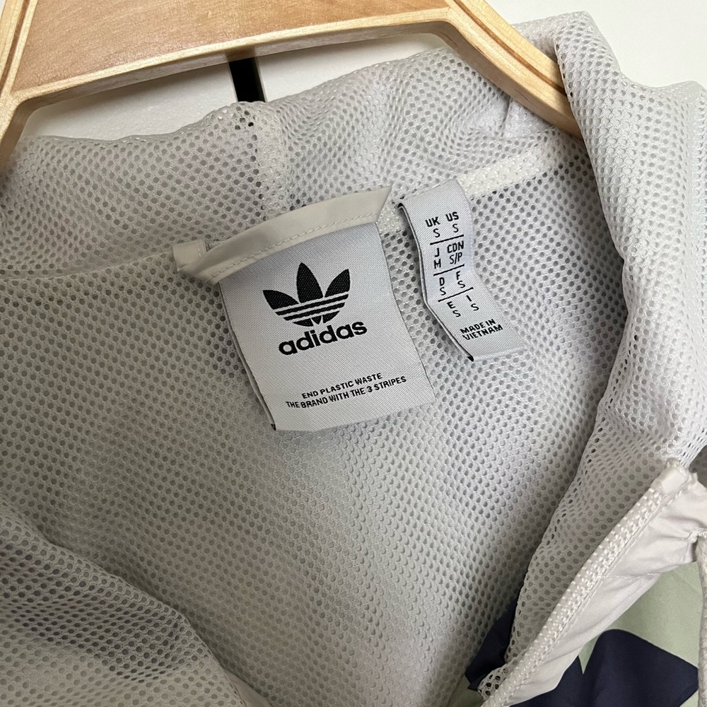 ADIDAS jacket - Picture 2 of 6